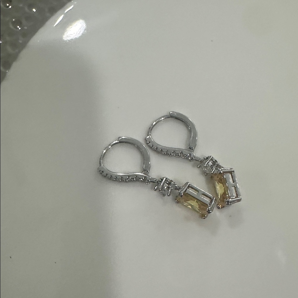 Elegant Yellow and Silver Drop Earrings - Picture 4 of 5